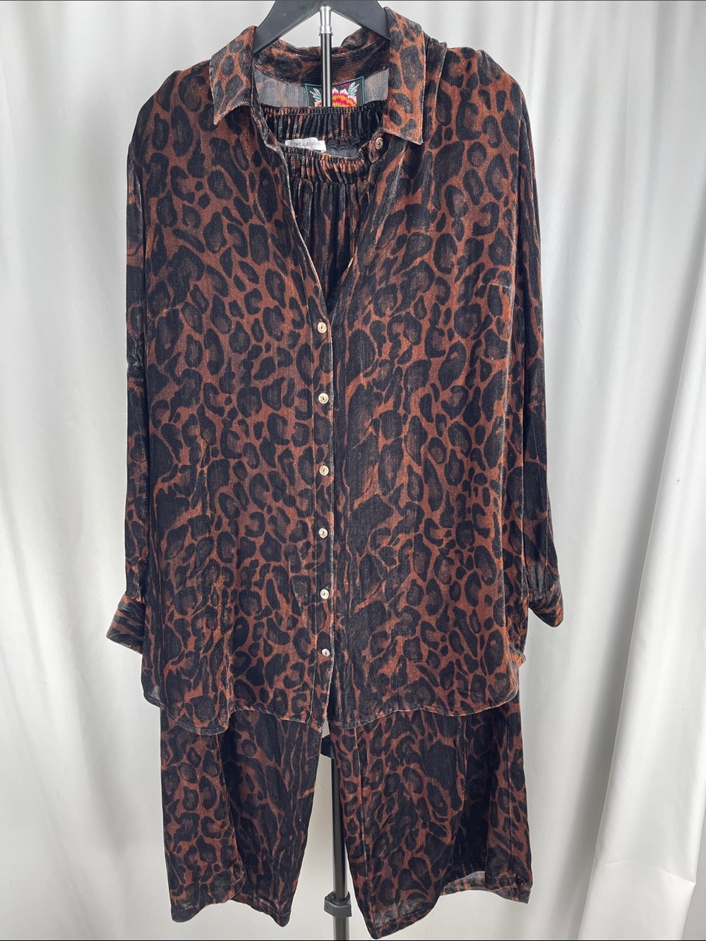 Johnny Was Leopard Print Silk Blend 2-Piece Shirt & Pants Set Size M